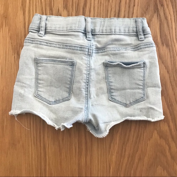 Cotton on girls shorts size 6 and Cotton on girls shirt size 6 - Picture 5 of 6